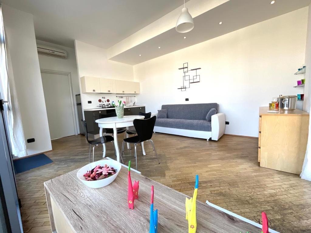 Your Apartments In Navigli District מילאנו מראה חיצוני תמונה